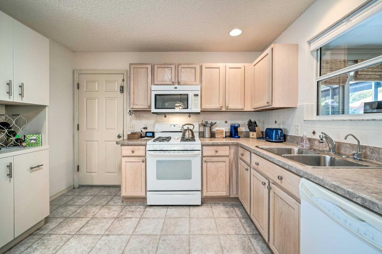 Home In The Villages With Lanai And Private Hot Tub! Bagian luar foto